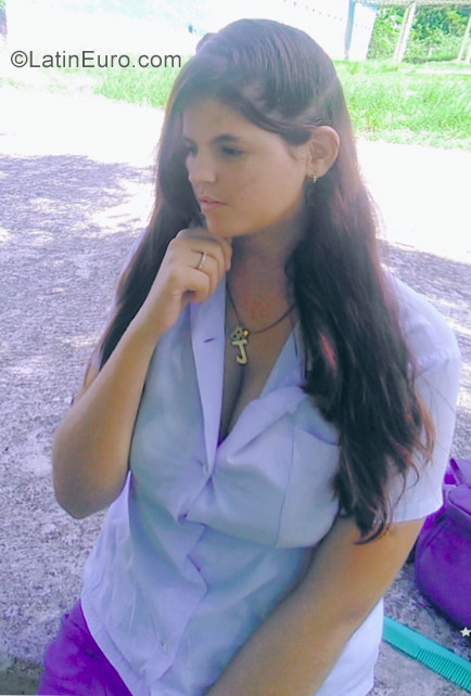 Date this young Cuba girl Baby from La Habana CU112