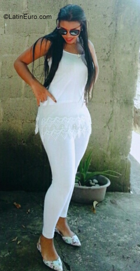 Date this cute Dominican Republic girl Gabi from Santo Domingo DO30386