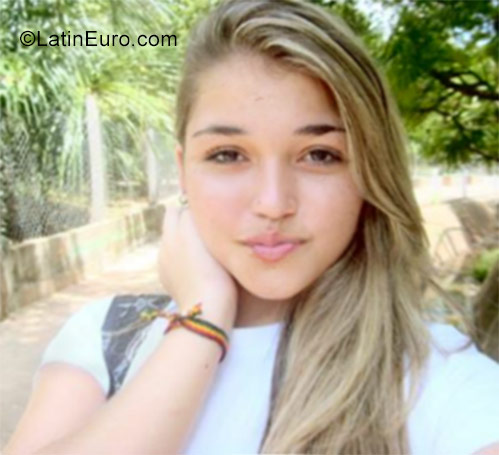 Date this funny Venezuela girl Angelica from Cumana VE971