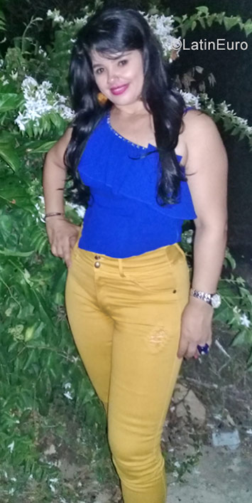 Date this nice looking Colombia girl Maria from Valledupar CO22416