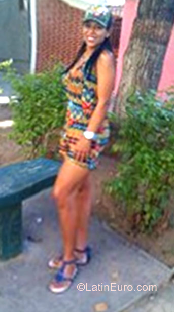 Date this hard body Venezuela girl Natacha from Caracas VE973