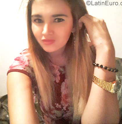 Date this happy Colombia girl Anyi from Medellin CO22627