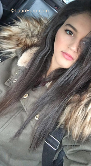 Date this beautiful Morocco girl Dina from Casablanca MA27