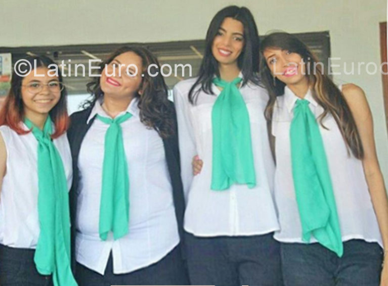 Date this cute Venezuela girl Solangel from Maracaibo VE991