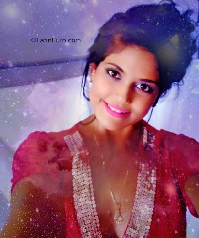 Date this foxy Cuba girl Adlen from Camaguey CU125