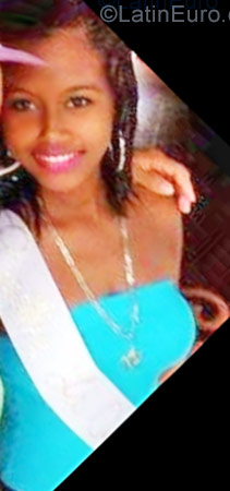 Date this pretty Colombia girl Jessica from Cartagena CO22483
