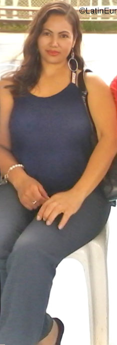 Date this happy Peru girl Nadia from Lima PE1141