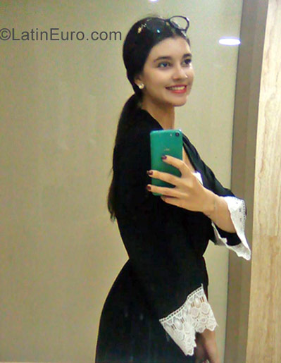 Date this beautiful Morocco girl Fatima from Agadir MA29