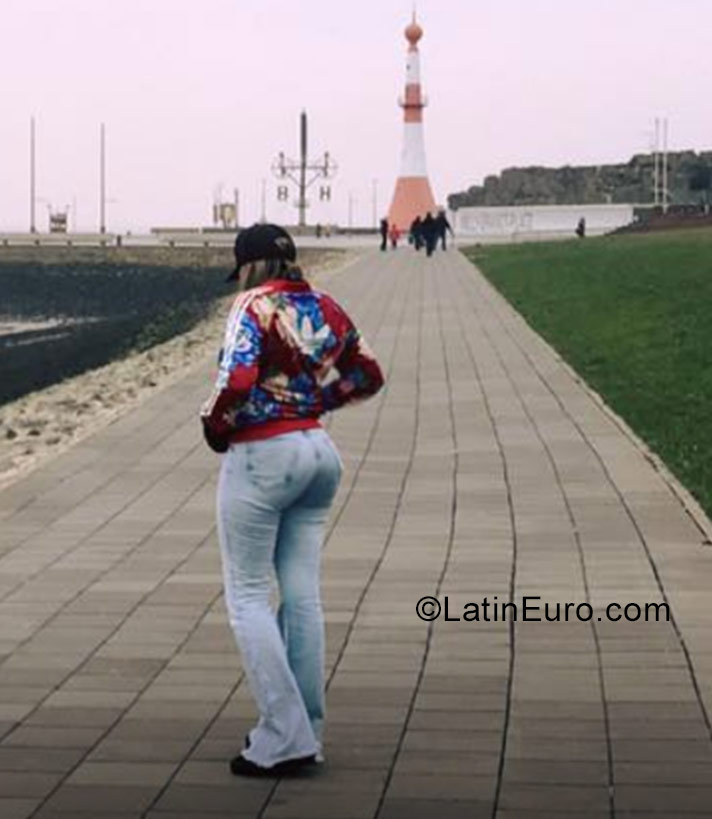 Date this hot Germany girl Camila from Bremen DE441