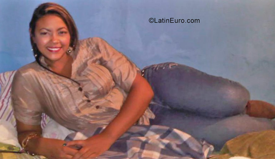 Date this cute Venezuela girl Yera from Maturin VE1007