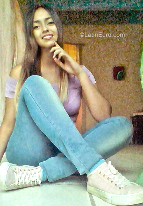 Date this hot Mexico girl Viridiana from Guadalajara MX1527