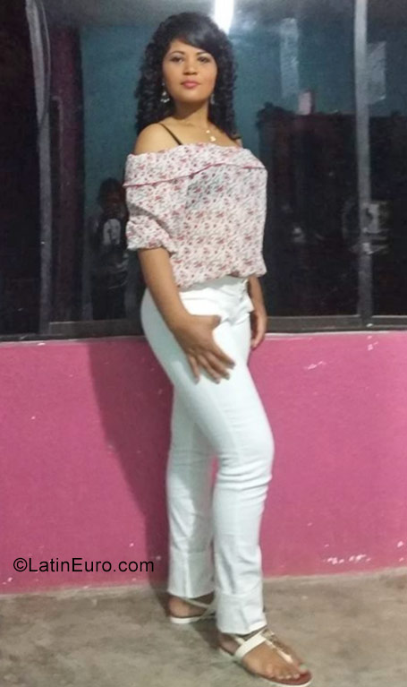 Date this lovely Colombia girl Cindy from Bogota CO22583