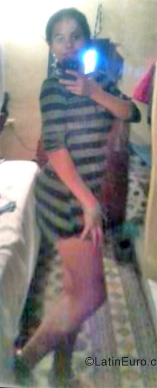 Date this gorgeous Venezuela girl Ximena Maria from Valencia VE1038