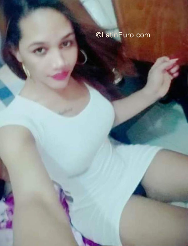Date this exotic Dominican Republic girl Katrina from Santo Domingo DO30579