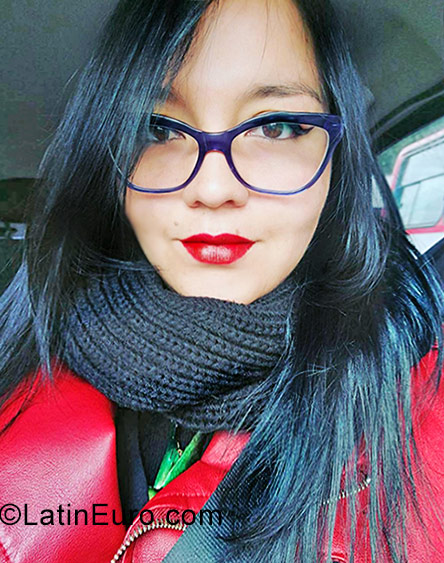 Date this beautiful Colombia girl Alejandra from Bogota CO22631