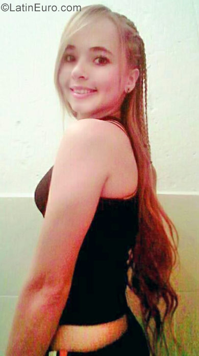 Date this gorgeous Colombia girl Maria from Medellin CO22632