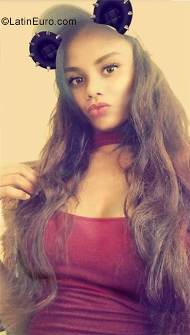 Date this attractive Dominican Republic girl Yamilca from Santiago DO30626