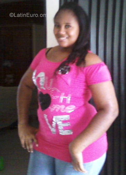 Date this lovely Colombia girl Claudia from Cali CO22676