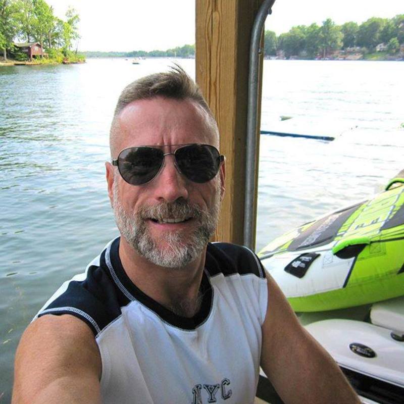 Date this foxy Canada man Sanders from Ontario CA767