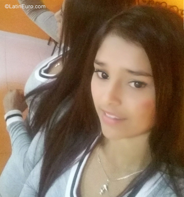Date this good-looking Colombia girl Liseth from SANTA ROSA DE CABAL CO22682