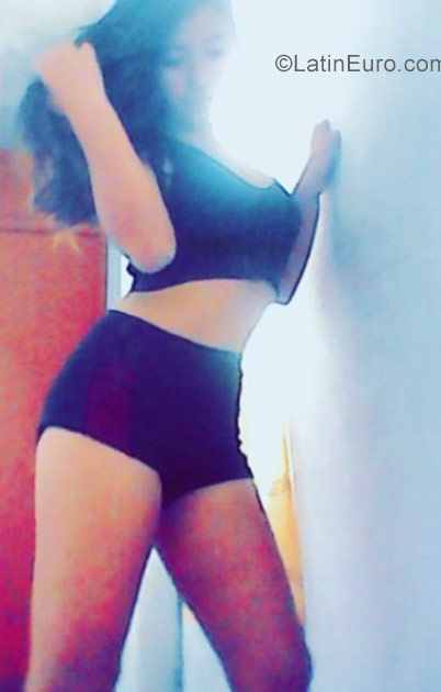 Date this georgeous Peru girl Yerelden from Lima PE1157