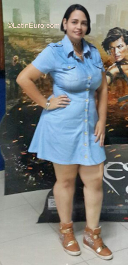 Date this foxy Venezuela girl Andrea from Maracay VE1067