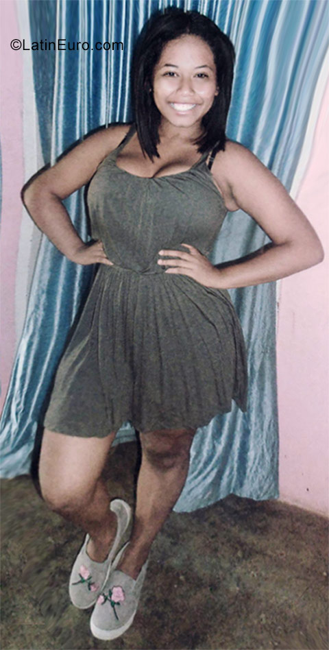 Date this delightful Venezuela girl Aryana from Caracas VE1084