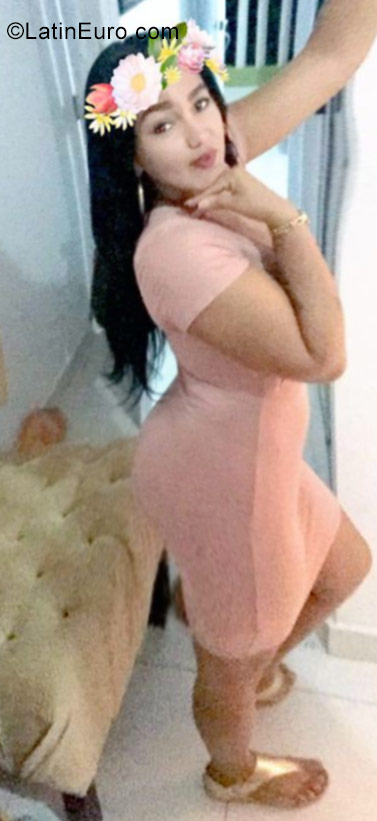 Date this pretty Dominican Republic girl Starlina from Santiago DO30851