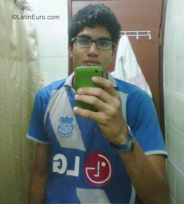 Date this foxy Ecuador man Kleber from Guayaquil EC229