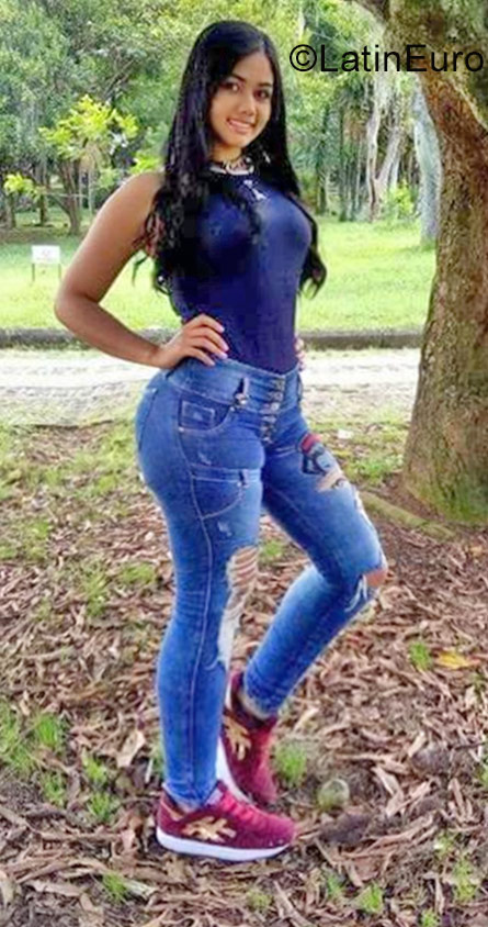 Date this stunning Colombia girl Estefania from Medellin CO22874