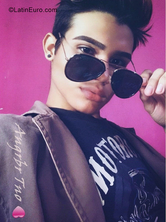 Date this sultry Venezuela man Chris from Caracas VE1154