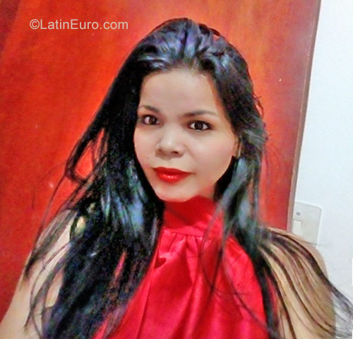 Date this lovely Colombia girl Adriana from Riohacha CO22898