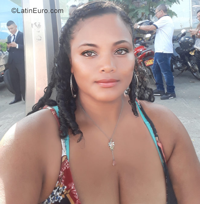 Date this funny Colombia girl Jackeline from Cali CO22916