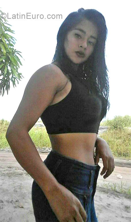 Date this passionate Peru girl Elvia from Lima PE1184