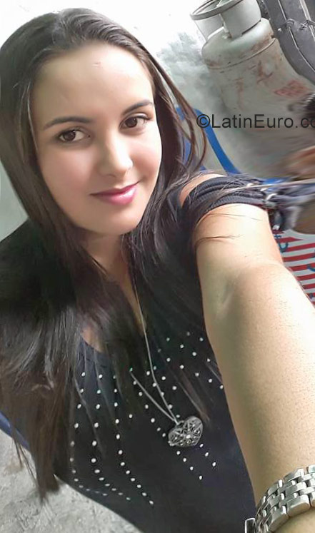 Date this georgeous Venezuela girl Laura from Barinas VE1175