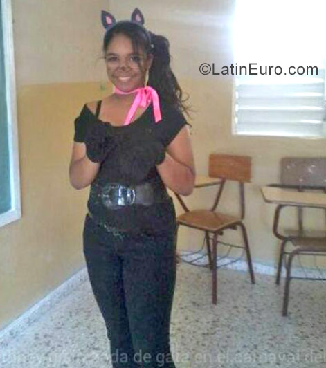 Date this delightful Dominican Republic girl Britney from Santo Domingo DO30932
