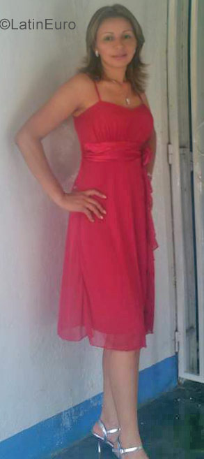 Date this charming Venezuela girl Elizabeth from Barinas VE1202