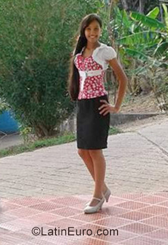 Date this fun Venezuela girl Scarleth from Barquisimeto VE1204
