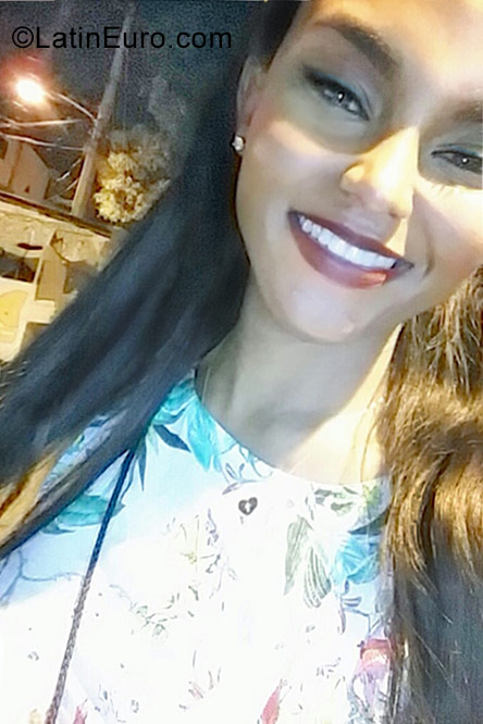 Date this happy Dominican Republic girl Yuliany from Santo Domingo DO30990