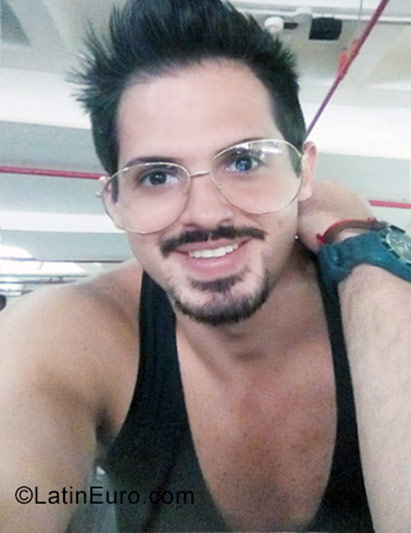 Date this stunning Venezuela man Randy from Caracas VE1217