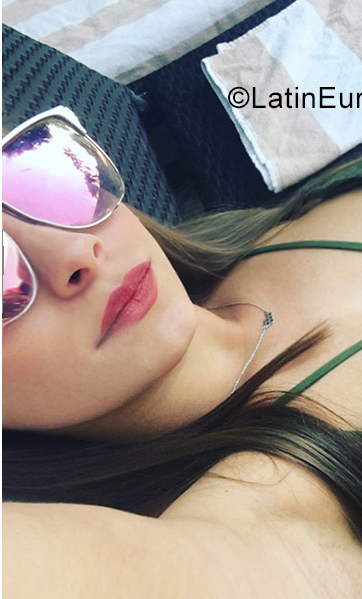 Date this happy Colombia girl Daniela from Medellin CO22980