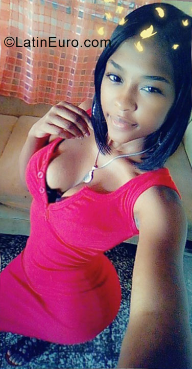 Date this charming Dominican Republic girl Yovanna from Santo Domingo DO31022
