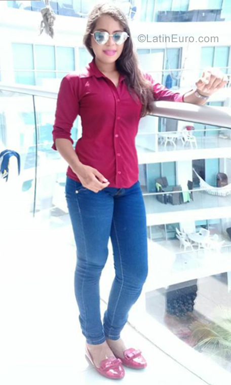 Date this attractive Colombia girl Niko from Cartagena CO23012