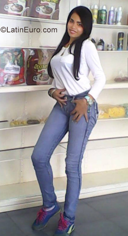 Date this sultry Venezuela girl Rody from Anaco VE1229