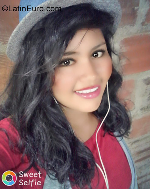 Date this gorgeous Colombia girl Nikol from Bucaramanga CO23015