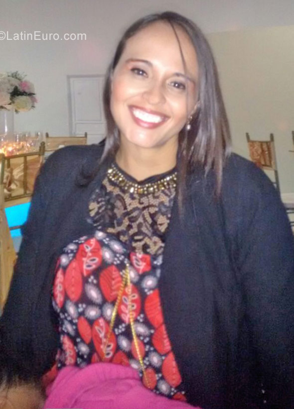 Date this lovely Colombia girl Maryury from Neiva CO23016