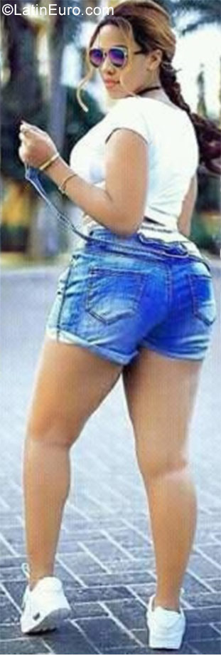 Date this lovely Cameroon girl Lizzy from Yaounde CM259