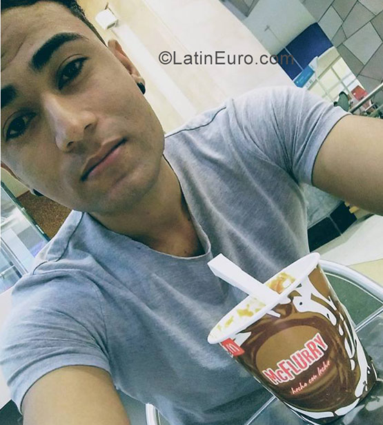 Date this foxy Colombia man Cristian from Barranquilla CO23044