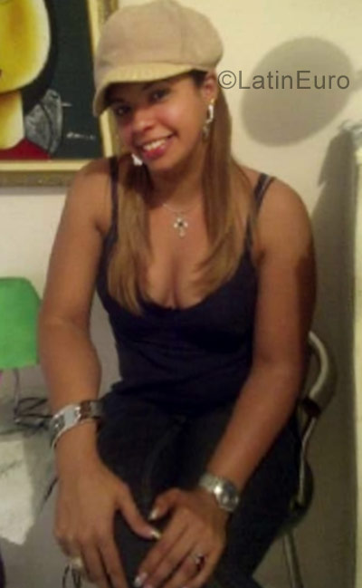 Date this sensual Dominican Republic girl Carol from Santo Domingo DO31191