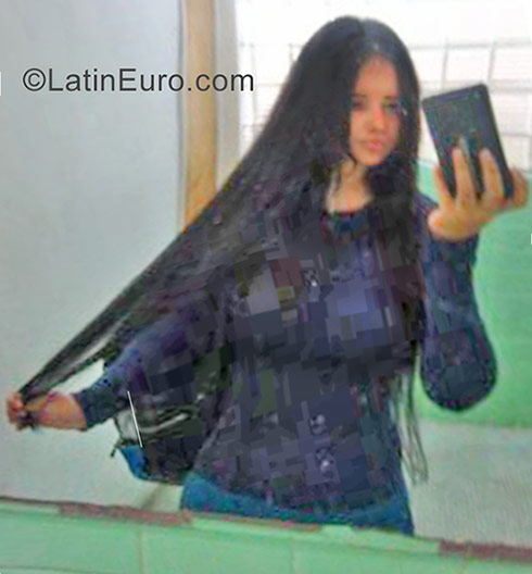 Date this hot Venezuela girl Francys from Caracas VE1257